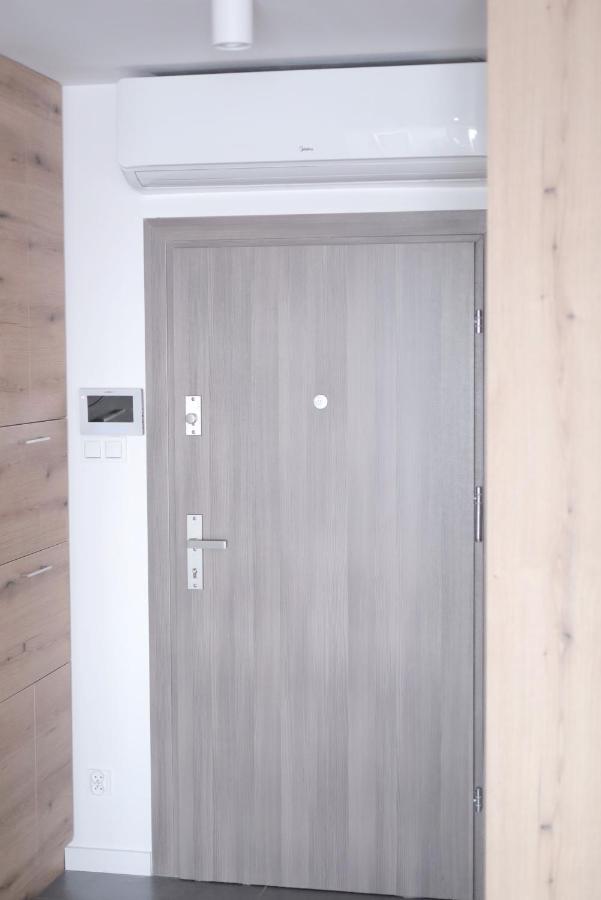 Capital Towers - Apartament Red Z Widokiem Na Panorame Miasta I Rzeke Rzeszow Bagian luar foto